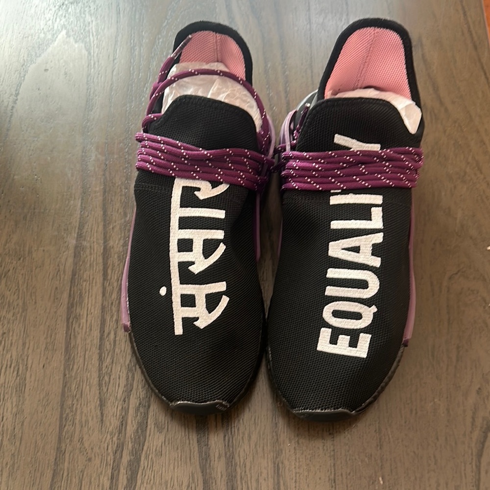 Adidas Black and Purple Athletic Shoes with Modern Design